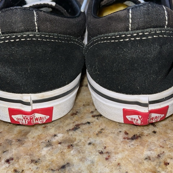 Vans - Picture 6 of 10